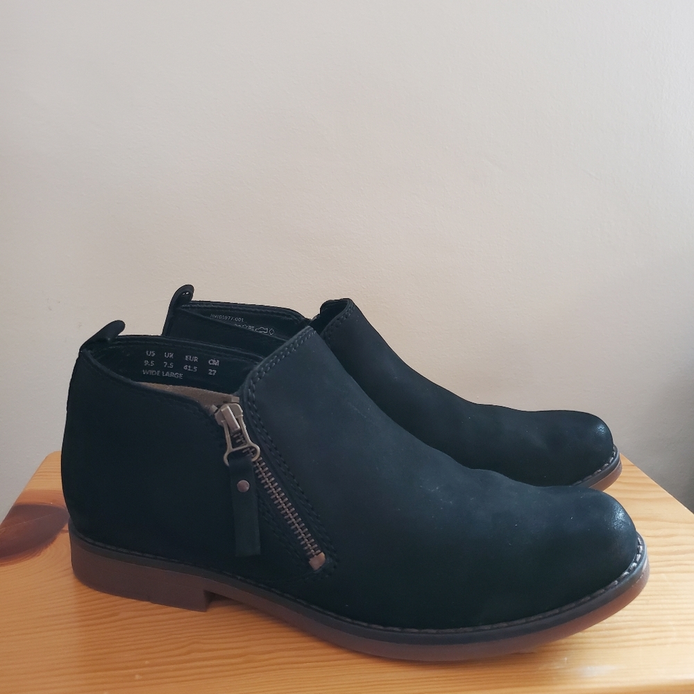 Hush Puppies Black Nubuck Leather Ankle Booties size 9.5